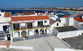 Pura Vida Baleal